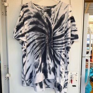 Mono B Black & White Spiral Tie-Dye Short Sleeve Tee
